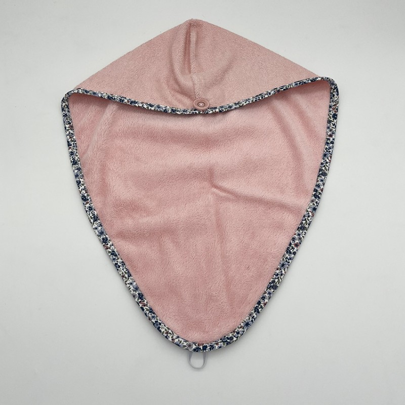 Serviette cheveu en éponge rose et liseret coordonné - Pour enfant - Une création Les Bobines de Coco