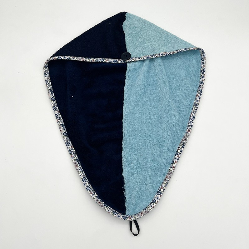 Serviette cheveu en éponge bleu et liseret coordonné- Pour enfant - Une création Les Bobines de Coco