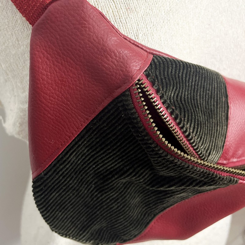 Sac banane Femme en velours côtelé noir et simili bordeaux - Fait main en France - modèle unique