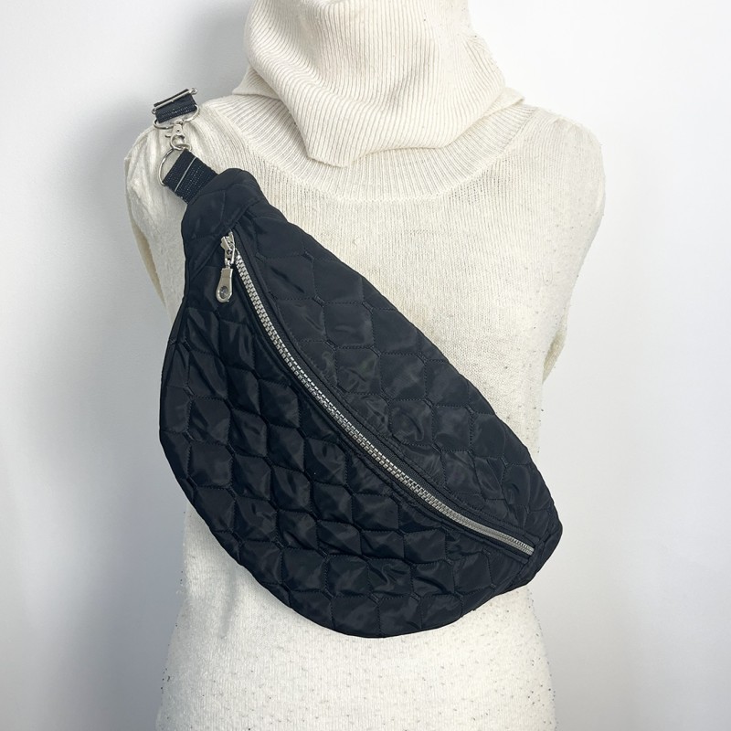 Sac banane Femme en matelassé noir  - Fait main en France - modèle unique