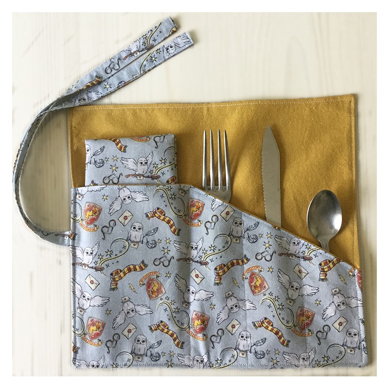 Range couverts et serviette en coton
Création Les Bobines de Coco
fabrication artisanale France