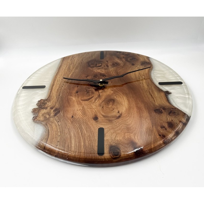 Horloge murale ronde ormeau/Epoxy blanc - Aiguilles Bois - Diamètre 46 cm Création artisanale - Modèle unique