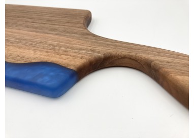 Planches de présentation en noyer massif / Epoxy bleu - Création artisanale en France- Modèle unique