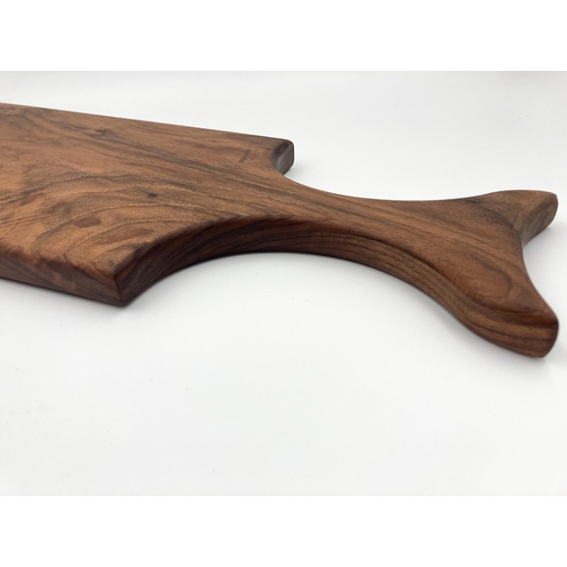 Planche de présentation / à découper en noyer massif, manche queue de poisson - 60 cm - Fabrication artisanale France