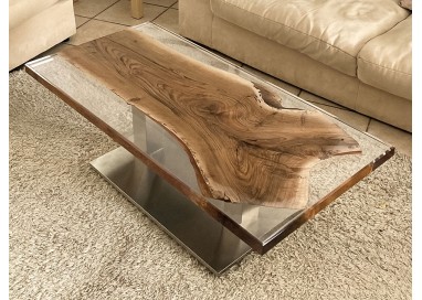 Table plateau en noyer massif epoxy  transparent pied acier chromé - Création artisanale en Rance- Modèle unique