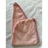 Serviette cheveu en éponge rose et liseret coordonné - Pou enfant - Une création Les Bobines de Coco